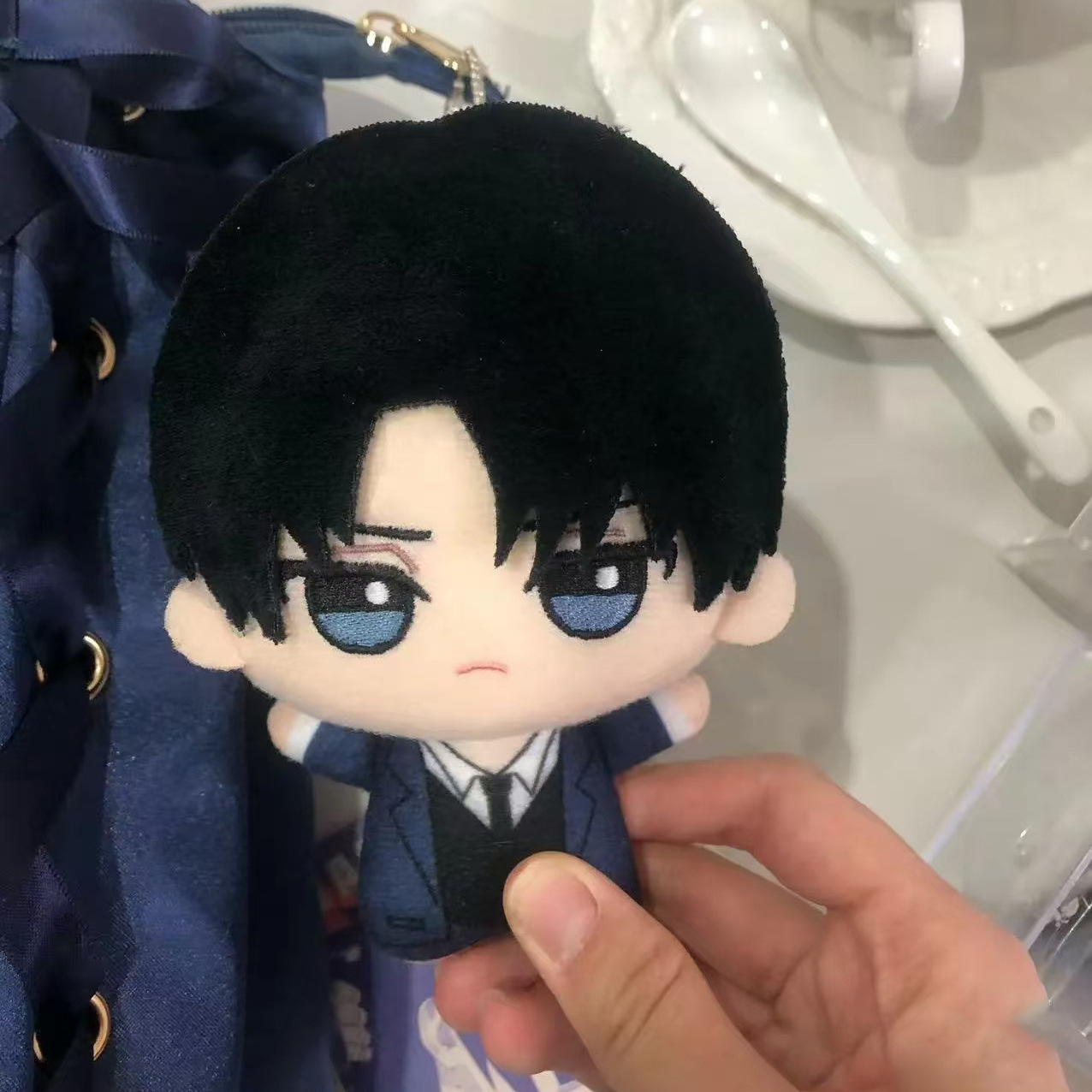10cm Levi Ackerman Plushie Ani - Cosplay Plushie Prop reseña y precio